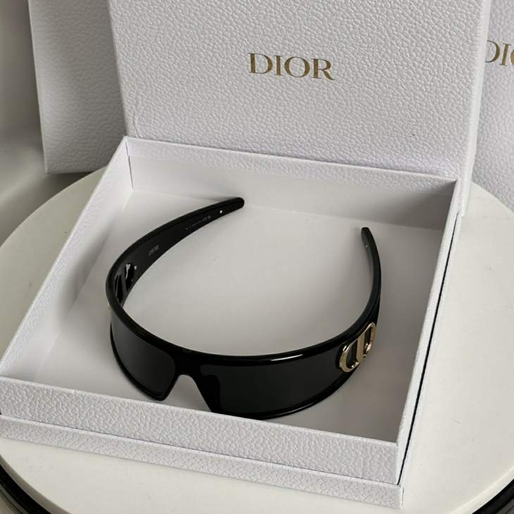 Picture of Dior Sunglasses _SKUfw79477462fw